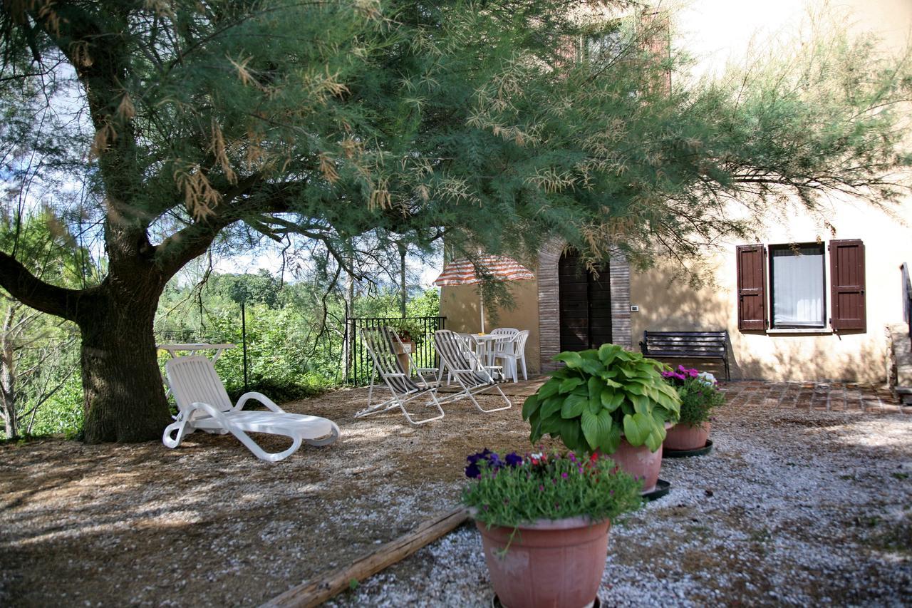 Agriturismo Villa Mozart Nel Verde Gubbio Exterior photo