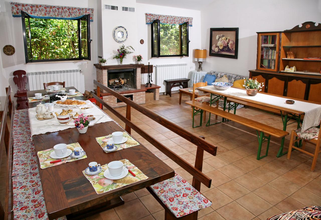 Agriturismo Villa Mozart Nel Verde Gubbio Exterior photo